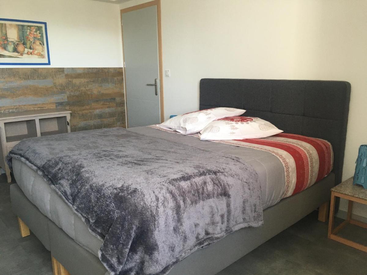 Appartement T2 Independant Dans Maison Pugny-Chatenod Exterior photo